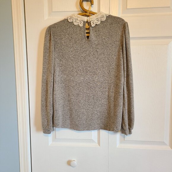 Faith and Joy sweater/top with lace collar - Picture 9 of 9